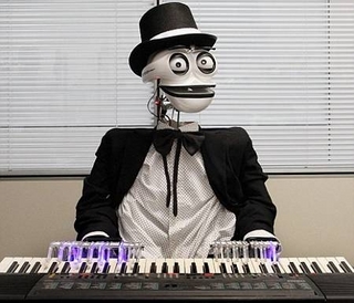 Ấn tượng với chú robot.. chơi đàn piano